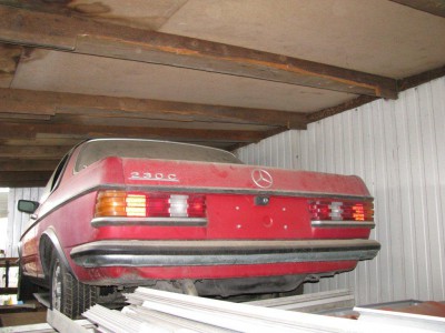 MB 230E Coupe Bj.78 Rot 017.jpg